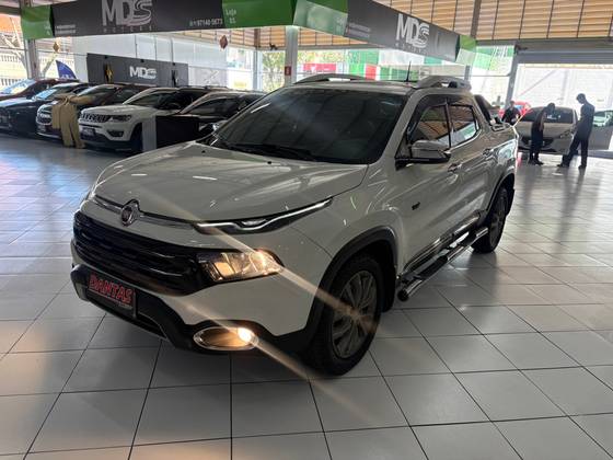 FIAT TORO 2.0 16V TURBO DIESEL RANCH 4WD AT9 FIAT TORO 2.0 16V TURBO DIESEL RANCH 4WD AT9